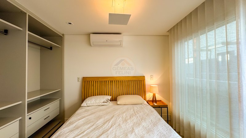 Casa frente ao mar na Praia de Juquehy em Condom&iacute;nio Fechado - LOCA&Ccedil;&Atilde;O E VENDA  São Sebastião - 