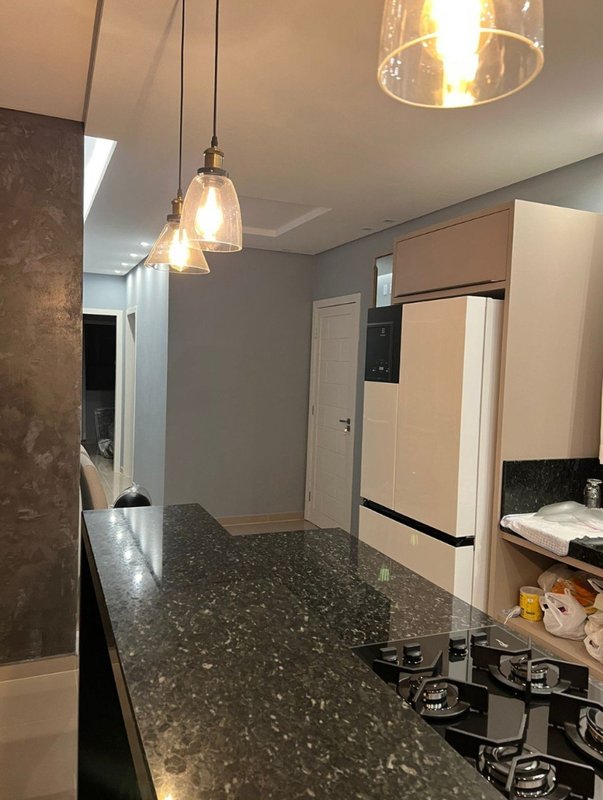 CASA COM 1 SUÍTE MAIS 1 DORMITÓRIO NA GUABIRUBA SUL - Guabiruba - 