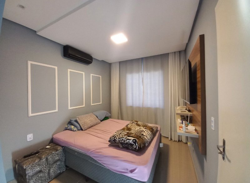 CASA COM 1 SUÍTE MAIS 1 DORMITÓRIO NA GUABIRUBA SUL - Guabiruba - 