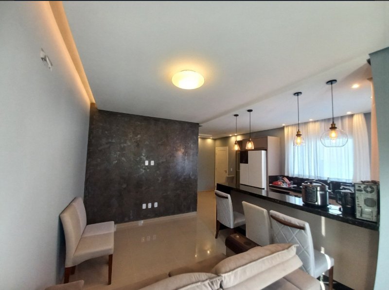 CASA COM 1 SUÍTE MAIS 1 DORMITÓRIO NA GUABIRUBA SUL - Guabiruba - 