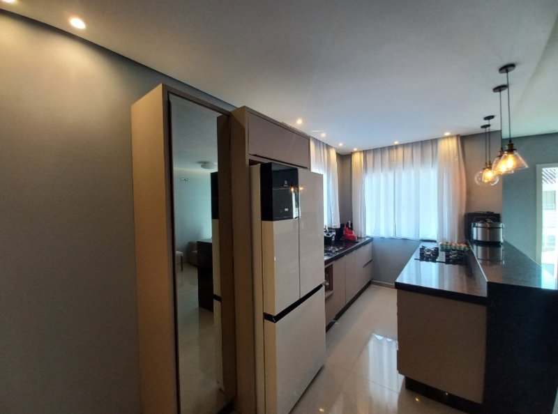 CASA COM 1 SUÍTE MAIS 1 DORMITÓRIO NA GUABIRUBA SUL - Guabiruba - 