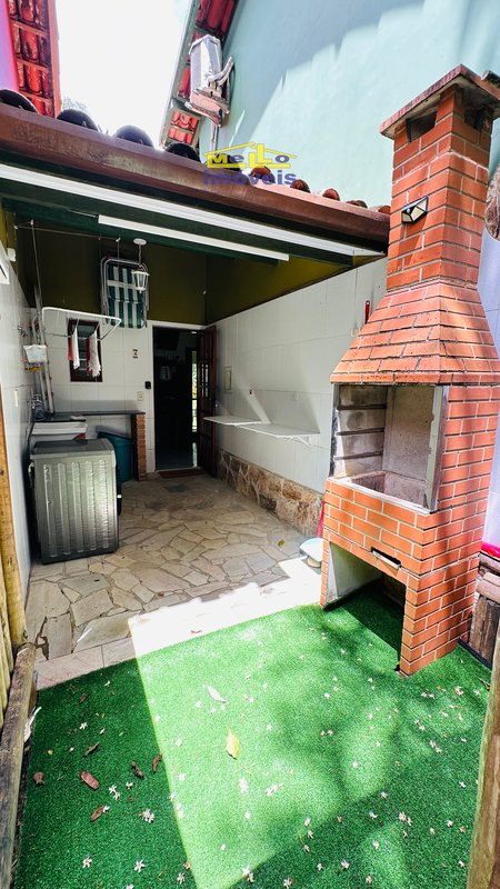 Condomínio em meio a natureza, com duas suítes , reformado , com financiamento bancário ESTRADA BEIRA RIO São Sebastião - 