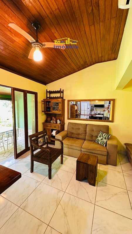 Condomínio em meio a natureza, com duas suítes , reformado , com financiamento bancário ESTRADA BEIRA RIO São Sebastião - 