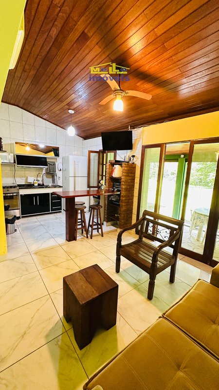 Condomínio em meio a natureza, com duas suítes , reformado , com financiamento bancário ESTRADA BEIRA RIO São Sebastião - 