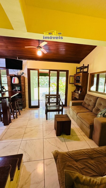 Condomínio em meio a natureza, com duas suítes , reformado , com financiamento bancário ESTRADA BEIRA RIO São Sebastião - 