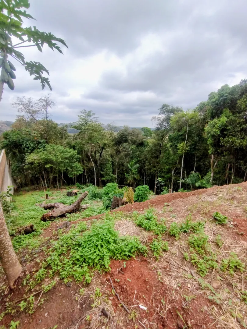 Terreno p&eacute; na &aacute;gua a 1,5 km da Rodovia D. Pedro I  Igaratá - 