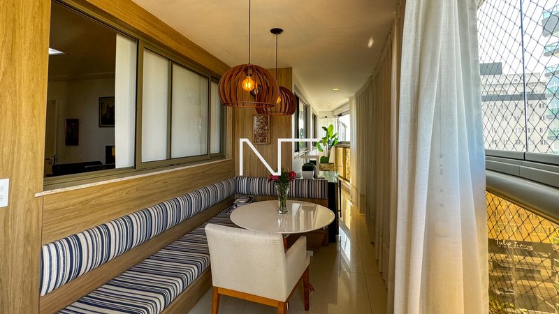 Apartamento 4 Quartos de Alto Padrão na Praia de Itaparica. Vista mar e lazer de clube! Rua Itapemirim Vila Velha - 