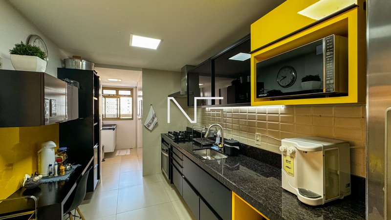 Apartamento 4 Quartos de Alto Padrão na Praia de Itaparica. Vista mar e lazer de clube! Rua Itapemirim Vila Velha - 