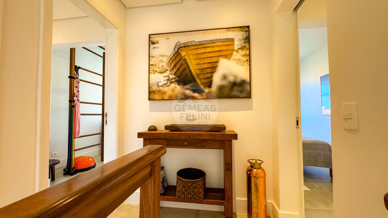 Casa em condomínio no canto direito da Praia de Juquehy - LOCAÇÃO DIÁRIA - São Sebastião - 