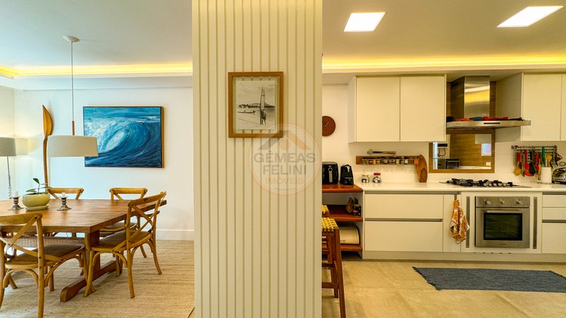 Casa em condomínio no canto direito da Praia de Juquehy - LOCAÇÃO DIÁRIA - São Sebastião - 