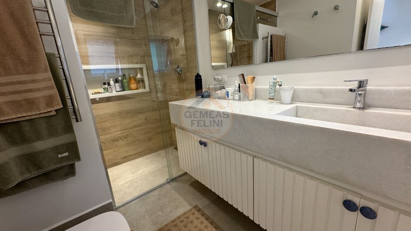 Casa em condomínio no canto direito da Praia de Juquehy - LOCAÇÃO DIÁRIA - São Sebastião - 
