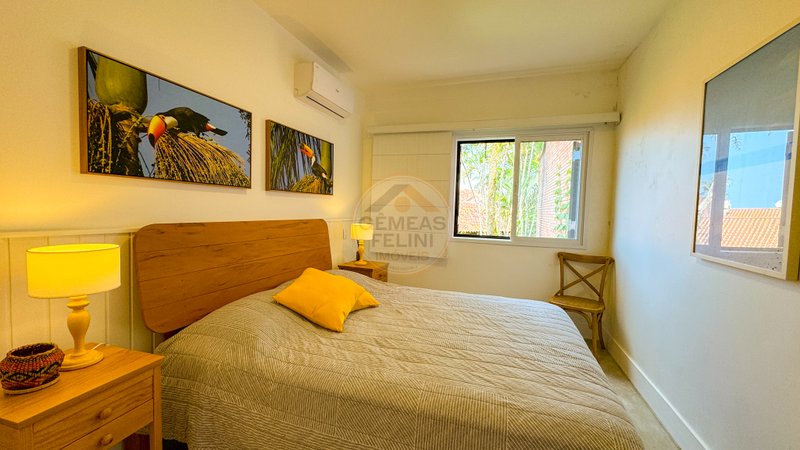 Casa em condomínio no canto direito da Praia de Juquehy - LOCAÇÃO DIÁRIA - São Sebastião - 