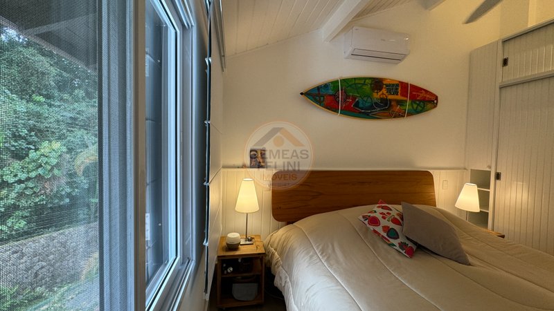 Casa em condomínio no canto direito da Praia de Juquehy - LOCAÇÃO DIÁRIA - São Sebastião - 
