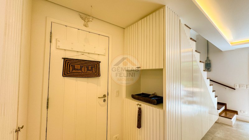 Casa em condomínio no canto direito da Praia de Juquehy - LOCAÇÃO DIÁRIA - São Sebastião - 