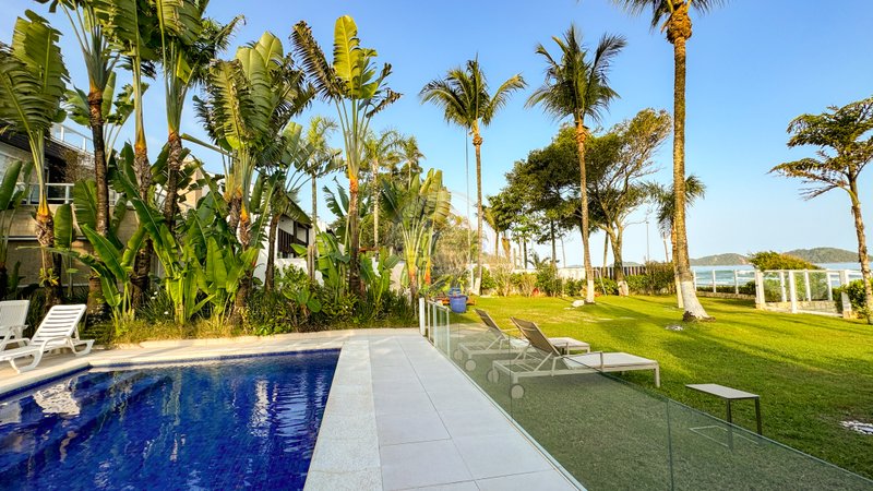 Casa de frente ao mar na Praia de Juquehy - LOCAÇÃO DIÁRIA Avenida Mãe Bernarda São Sebastião - 