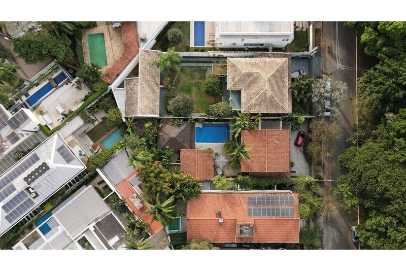 Casa a venda - Avenida Antônio Batuira - 2 suítes 198m² Antônio Batuira São Paulo - 