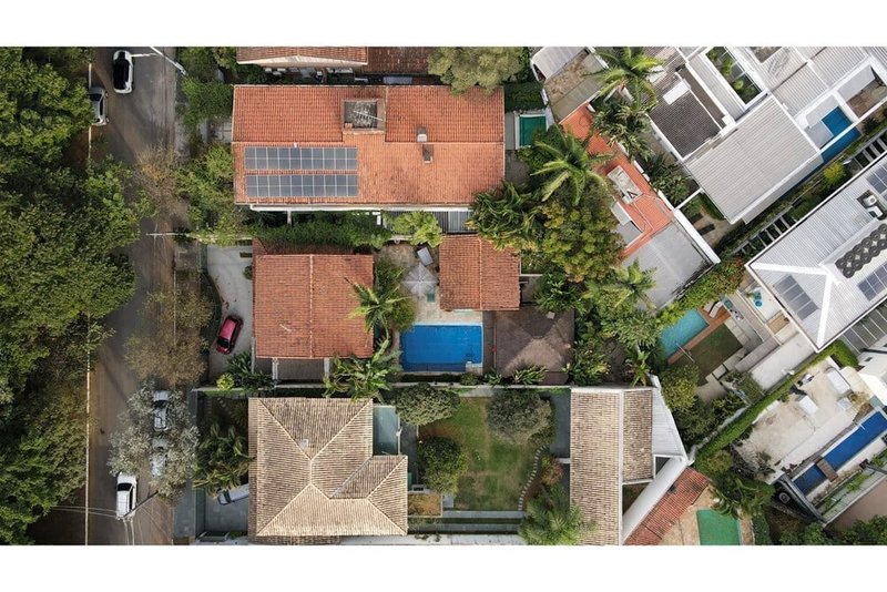 Casa a venda - Avenida Antônio Batuira - 2 suítes 198m² Antônio Batuira São Paulo - 