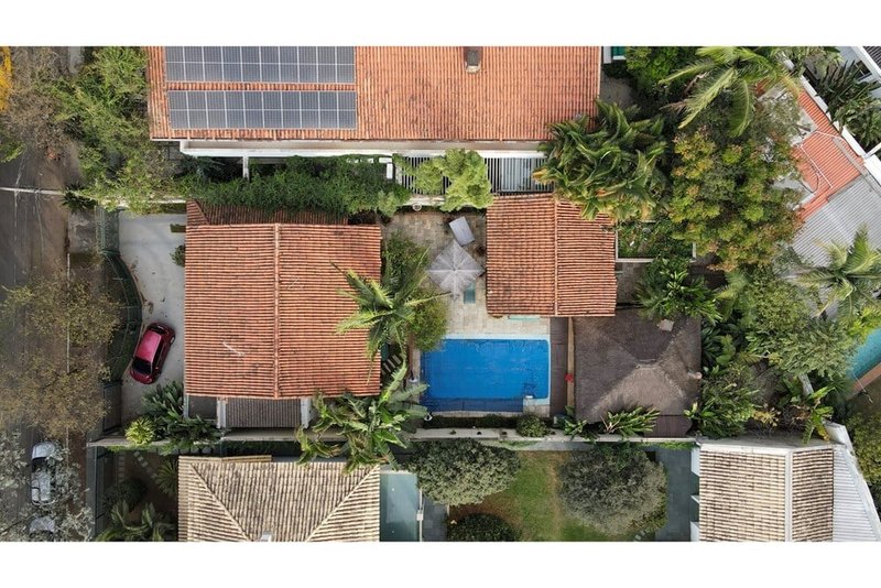 Casa a venda - Avenida Antônio Batuira - 2 suítes 198m² Antônio Batuira São Paulo - 