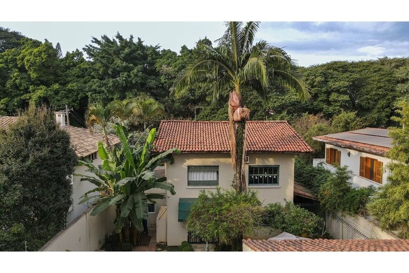 Casa a venda - Avenida Antônio Batuira - 2 suítes 198m² Antônio Batuira São Paulo - 