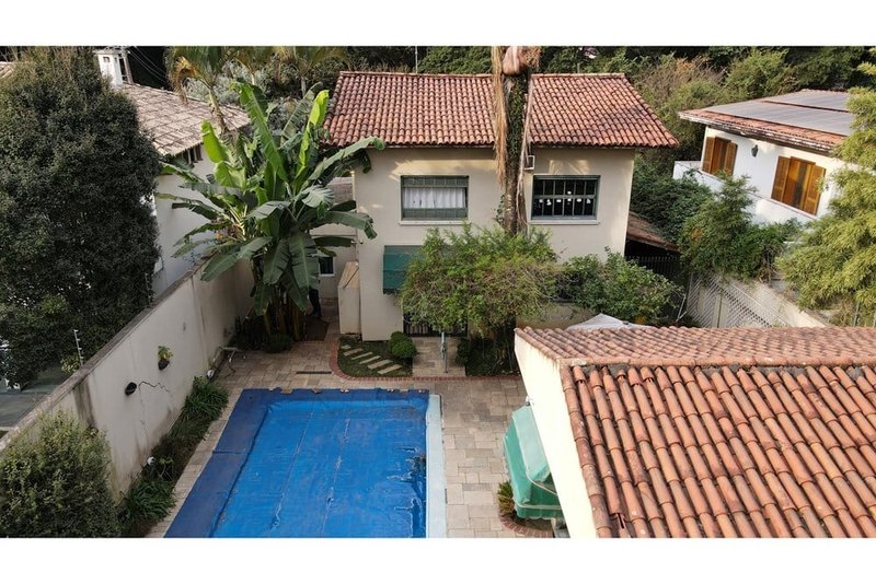 Casa a venda - Avenida Antônio Batuira - 2 suítes 198m² Antônio Batuira São Paulo - 