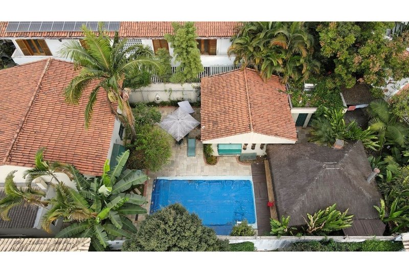 Casa a venda - Avenida Antônio Batuira - 2 suítes 198m² Antônio Batuira São Paulo - 