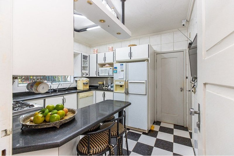 Casa a venda - Avenida Antônio Batuira - 2 suítes 198m² Antônio Batuira São Paulo - 