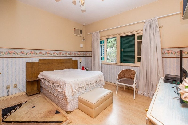 Casa a venda - Avenida Antônio Batuira - 2 suítes 198m² Antônio Batuira São Paulo - 