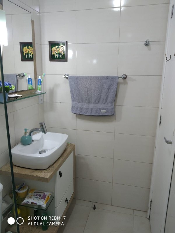 Apto com 1 quarto e meio, demais peças, MOBILIADO e REFORMADO, com vaga privativa Avenida das Dalias Capão da Canoa - 