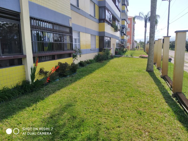 Apto com 1 quarto e meio, demais peças, MOBILIADO e REFORMADO, com vaga privativa Avenida das Dalias Capão da Canoa - 
