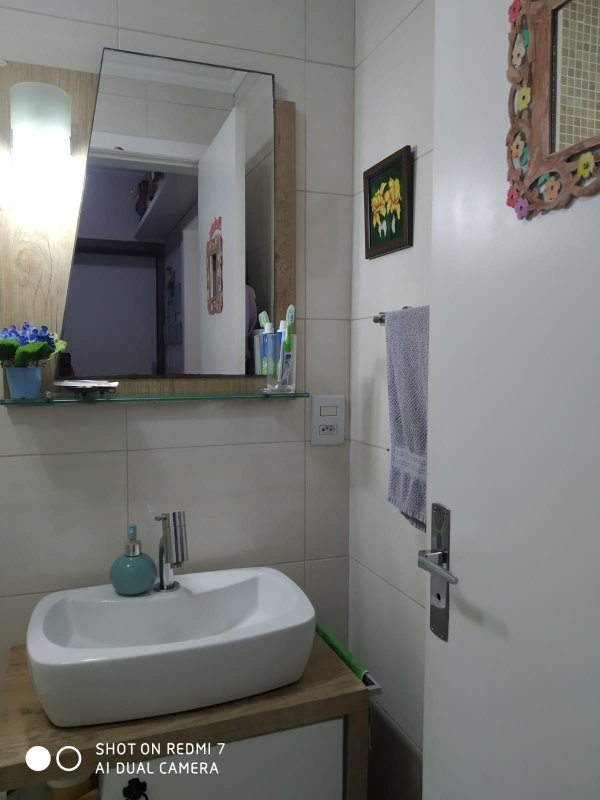Apto com 1 quarto e meio, demais peças, MOBILIADO e REFORMADO, com vaga privativa Avenida das Dalias Capão da Canoa - 