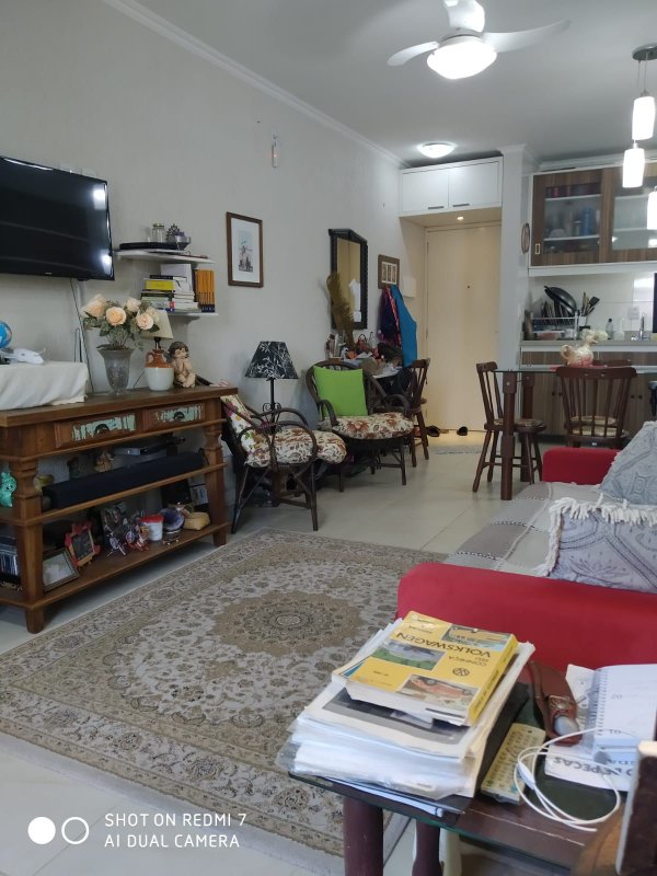 Apto com 1 quarto e meio, demais peças, MOBILIADO e REFORMADO, com vaga privativa Avenida das Dalias Capão da Canoa - 