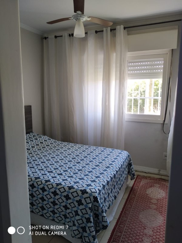 Apto com 1 quarto e meio, demais peças, MOBILIADO e REFORMADO, com vaga privativa Avenida das Dalias Capão da Canoa - 