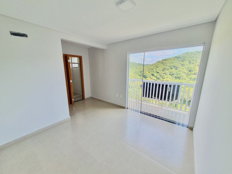 SOBRADO COM 2 SUÍTES NA LIMEIRA - Brusque - 