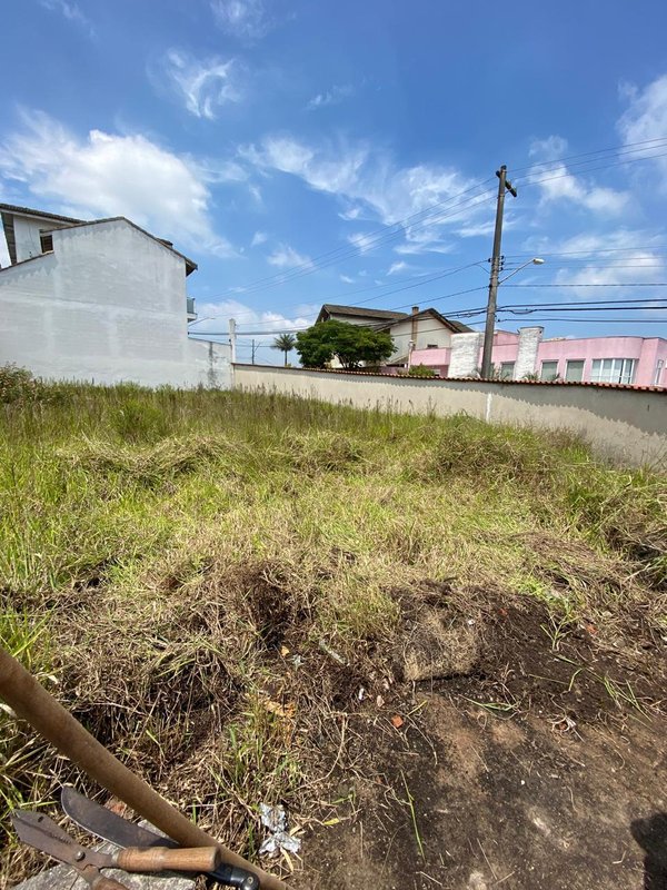 TERRENO DE ESQUINA À VENDA NO PARQUE DOS PÁSSAROS COM PROJETO APROVADO - São Bernardo do Campo - 