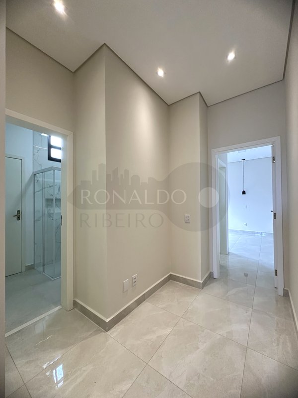 Linda Casa de Condomínio, com Piscina, Ambientes Integrados e Área Gourmet em Tatuí - Tatuí - 