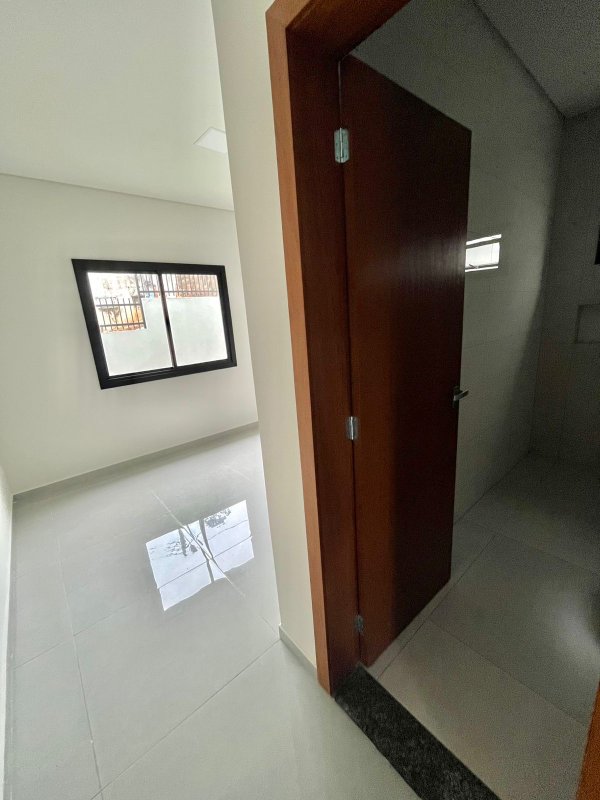 CASA COM 1 SUÍTE MAIS 2 DORMITÓRIOS NA GUABIRUBA SUL - Guabiruba - 