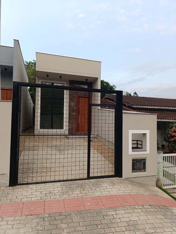 CASA COM 3 DORMITÓRIOS EM DOM JOAQUIM - Brusque - 
