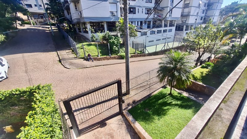 R$ 1.290.000 - LOCALIZAÇÃO SENSACIONAL - EXCELENTE CASA - 420M2 - 3 DORM - 3 VAGAS Rua Líbano Porto Alegre - 
