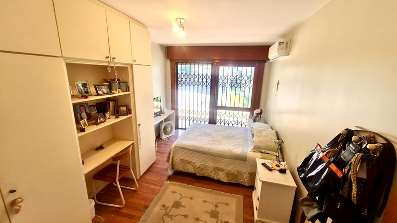 R$ 1.290.000 - LOCALIZAÇÃO SENSACIONAL - EXCELENTE CASA - 420M2 - 3 DORM - 3 VAGAS Rua Líbano Porto Alegre - 