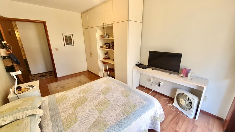 R$ 1.290.000 - LOCALIZAÇÃO SENSACIONAL - EXCELENTE CASA - 420M2 - 3 DORM - 3 VAGAS Rua Líbano Porto Alegre - 