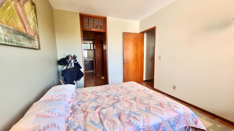 R$ 1.290.000 - LOCALIZAÇÃO SENSACIONAL - EXCELENTE CASA - 420M2 - 3 DORM - 3 VAGAS Rua Líbano Porto Alegre - 