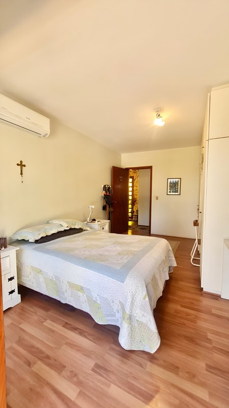 R$ 1.290.000 - LOCALIZAÇÃO SENSACIONAL - EXCELENTE CASA - 420M2 - 3 DORM - 3 VAGAS Rua Líbano Porto Alegre - 