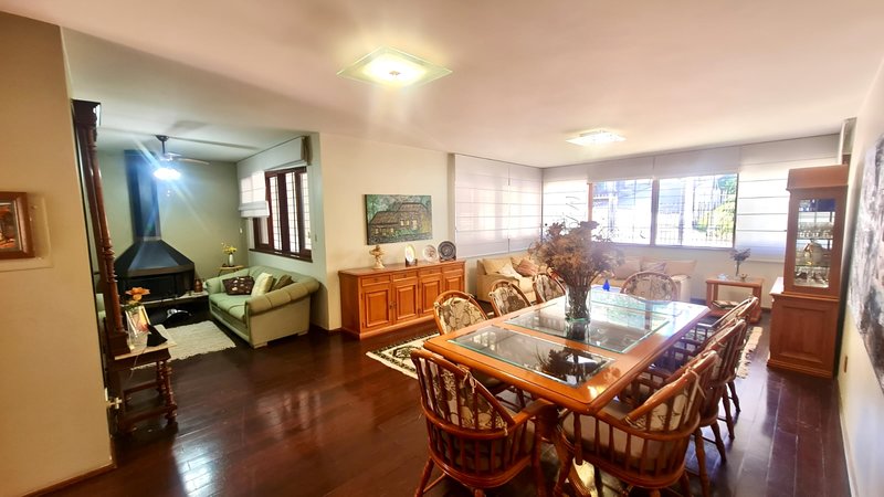 R$ 1.290.000 - LOCALIZAÇÃO SENSACIONAL - EXCELENTE CASA - 420M2 - 3 DORM - 3 VAGAS Rua Líbano Porto Alegre - 