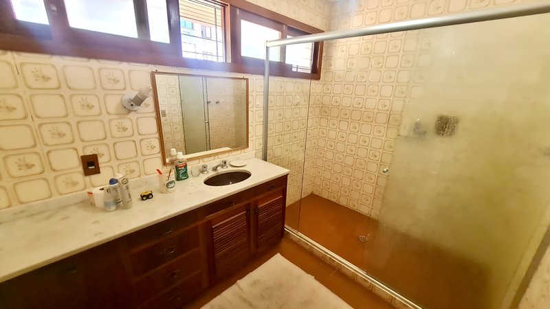 R$ 1.290.000 - LOCALIZAÇÃO SENSACIONAL - EXCELENTE CASA - 420M2 - 3 DORM - 3 VAGAS Rua Líbano Porto Alegre - 