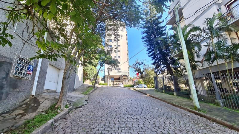 R$ 1.290.000 - LOCALIZAÇÃO SENSACIONAL - EXCELENTE CASA - 420M2 - 3 DORM - 3 VAGAS Rua Líbano Porto Alegre - 