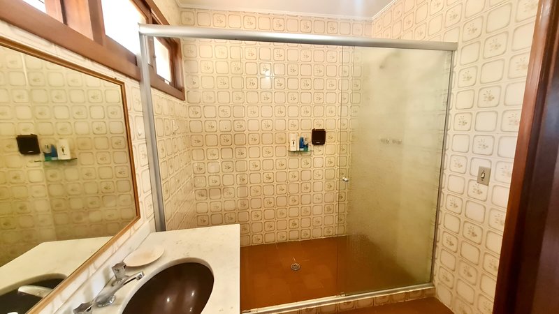 R$ 1.290.000 - LOCALIZAÇÃO SENSACIONAL - EXCELENTE CASA - 420M2 - 3 DORM - 3 VAGAS Rua Líbano Porto Alegre - 