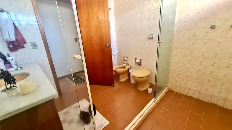 R$ 1.290.000 - LOCALIZAÇÃO SENSACIONAL - EXCELENTE CASA - 420M2 - 3 DORM - 3 VAGAS Rua Líbano Porto Alegre - 