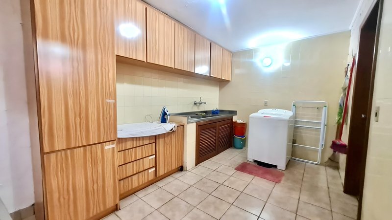 R$ 1.290.000 - LOCALIZAÇÃO SENSACIONAL - EXCELENTE CASA - 420M2 - 3 DORM - 3 VAGAS Rua Líbano Porto Alegre - 