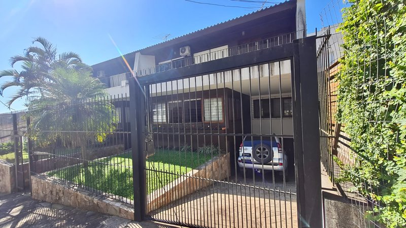 R$ 1.290.000 - LOCALIZAÇÃO SENSACIONAL - EXCELENTE CASA - 420M2 - 3 DORM - 3 VAGAS Rua Líbano Porto Alegre - 