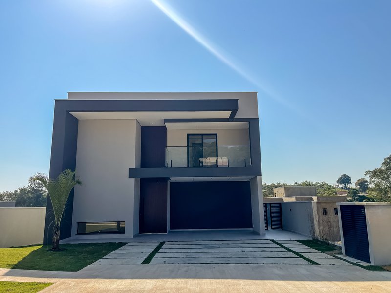 Maravilhosa Casa a venda, excelente arquitetura ! - Santana de Parnaíba - 